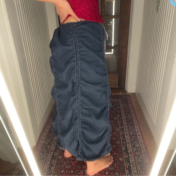 Y2K Ruched Skirt w/ adjustable waist - Picture 6 of 6